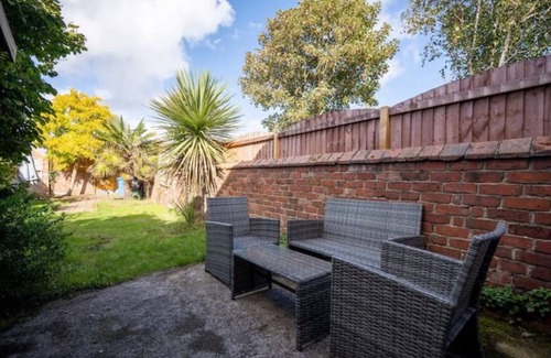 Lytham St. Anne's House | Spacious, sleeps 8, dog friendly, safe gardenn