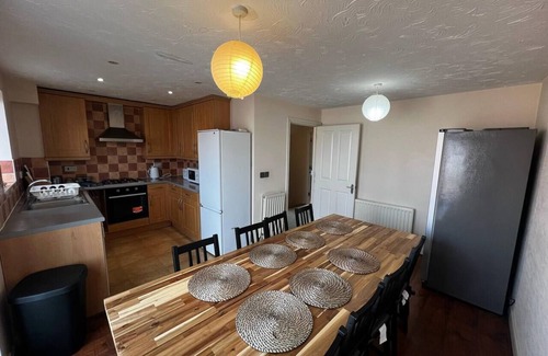 Luton House | Spacious Stays Luton