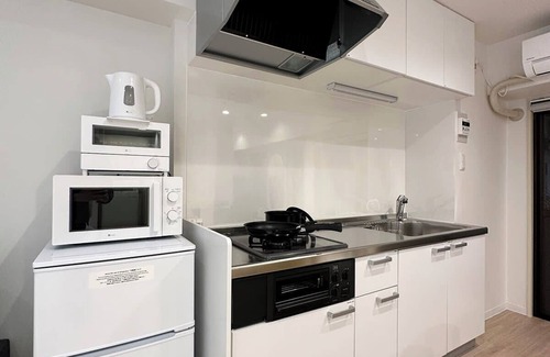 Naka Ward Apartment | Spacious Studio Apt in Vibrant Nakamachi Area