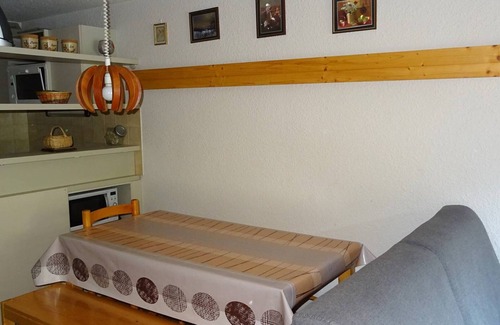 Les Gets Apartment | Spacious Studio Duplex in Les Gets - Sleeps 6, Garage, Near Slopes and Shops