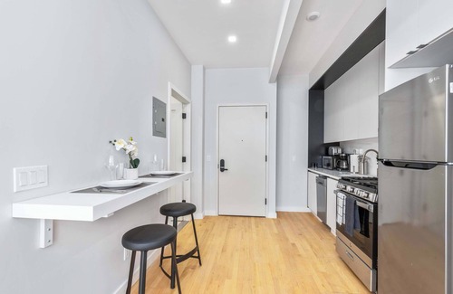 Central Park South House | Spacious Studio with Charming Juliet Balcony