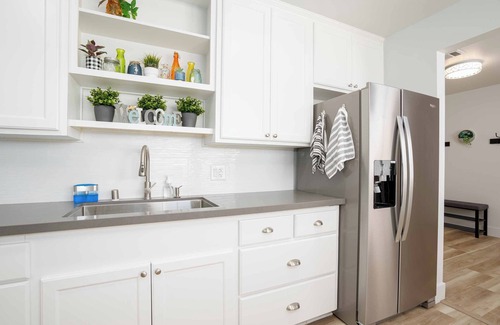 Midway City House | Spacious & Stylish 4BR Home near Huntington Beach