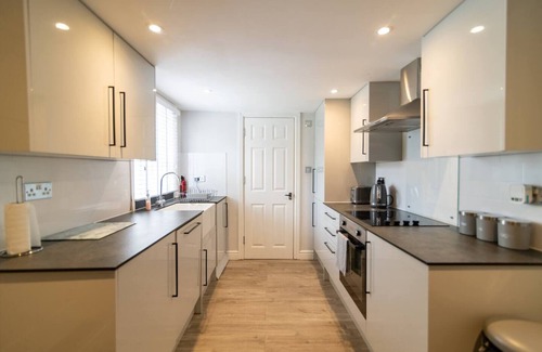 Margate House | Spacious & Stylish Home By Beach and Dreamland | Pass the Keys