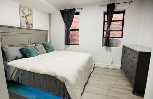 East Flushing Apartment | ♥ Spacious & Stylish ♥ of Flushing | ♛ King Bed