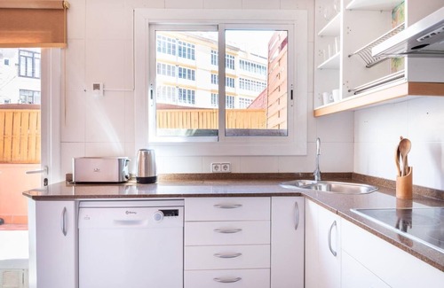 Sant Antoni Apartment | Spacious & sunny Apt w/terrace in the city center
