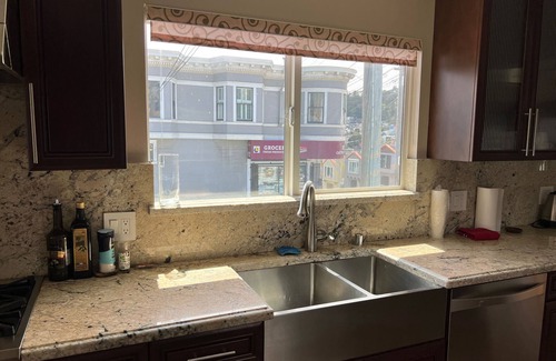 Dolores Heights House | Spacious Sunny Two Bedroom+office Mediterranean Top Floor House