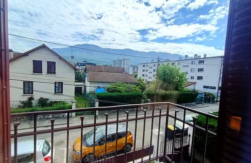 Aix-les-Bains Apartment | Spacious T3 Between City and Lake with Balcony, WiFi, Pet-Friendly, Near Station & Spa