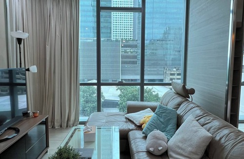 Khlong Toei Nuea Condo | Spacious Comfy Suite in the Heart of Bangkok