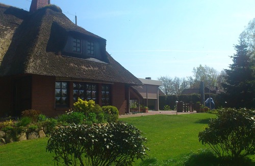 Grellsbull House | spacious thatched cottage with many extras