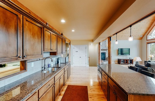 Alpine House | Spacious, Three-Story House w/Large Deck, Gas Fireplace, and Valley Views