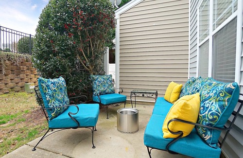 Southwest Raleigh House | Spacious Townhome with Community Pool