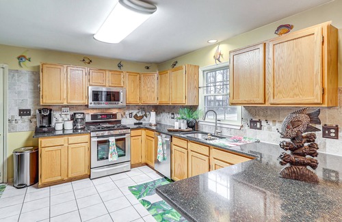 Trappe House | Spacious Trappe Getaway w/Outdoor Pool & Gazebo!