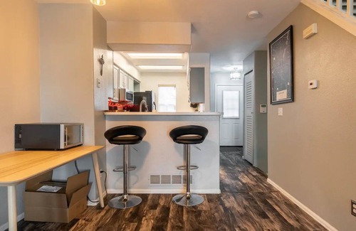 Littleton House | Spacious two-bed three-bath Centennial townhousenn