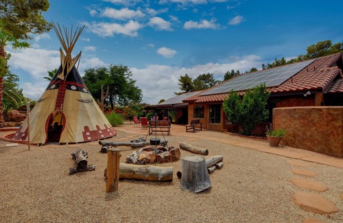 Green Valley North House | Spacious, Unique, Clean, Relaxing with pool/spa