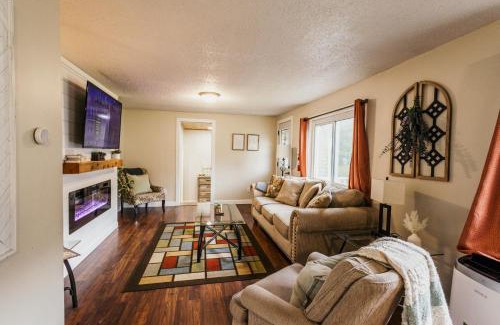 Trowbridge Park House | Spacious & Updated MQT Home - HotTub - Backyard