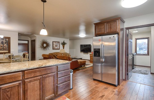 Spearfish Cabin | Spacious Upscale Duplex Close to Downtown Spearfish, Large Garage Open Living