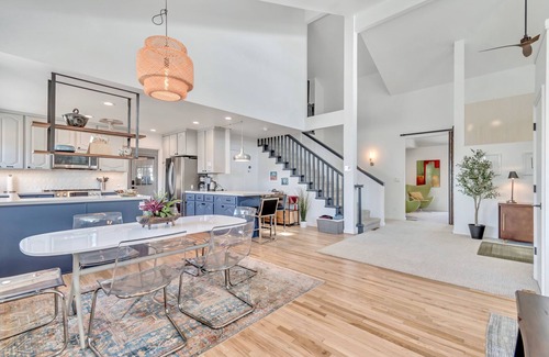 Olympus Cove House | Spacious Upscale 6 bdrm w/Fireplace Close to Ski Resorts