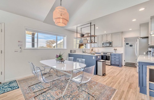 Olympus Cove House | Spacious Upscale 6 bdrm w/Fireplace Close to Ski Resorts