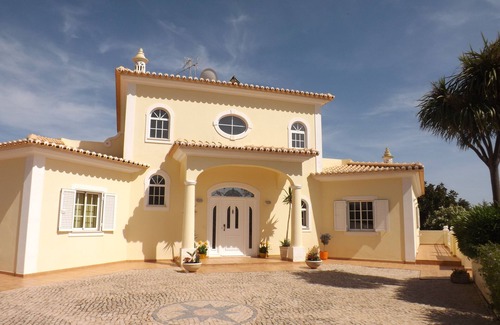 Pata de Cima Villa | Spacious V4 (-10p) with pool and garden