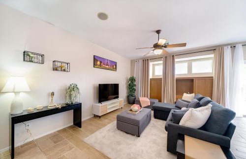 North Las Vegas House | Spacious Vegas Home, BBQ, H-Speed Wi-Fi, Sleeps 11