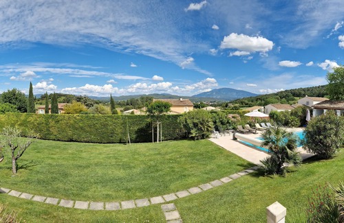 Vaison-la-Romaine Villa | Spacious Villa 5* for 12 pers., air cond., heated pool, view Mt. Ventoux