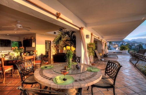 Puerto Vallarta Villa | Spacious villa rental conchas china Puerto Vallarta