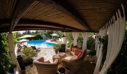 Alberobello Villa | Spacious Villa with Private Pool in Castellana Grotte