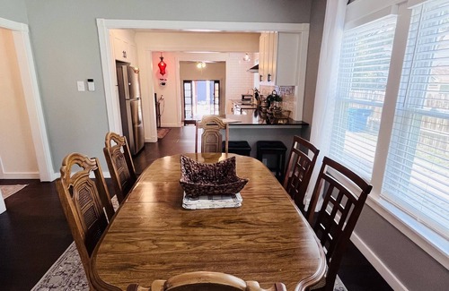 Kerrville House | Spacious Vintage Gem - Big Yard - Close to Downtown & Schreiner - Dogs Welcome!