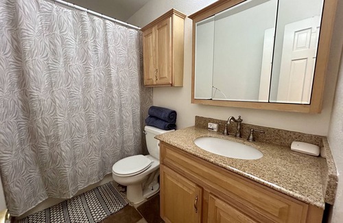 Las Vegas House | Spacious w/pool, Volleyball, & more! 12 guests