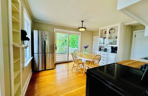 Bayfield House | Spacious Walkable in Bayfield! Lake Views, Steps to Ferry, Marina & Downtown
