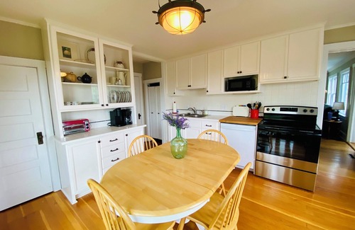 Bayfield House | Spacious Walkable in Bayfield! Lake Views, Steps to Ferry, Marina & Downtown