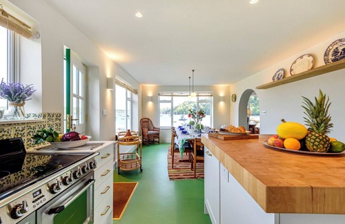 Dittisham House | Spacious Waterfront Home with Pool in Dittisham