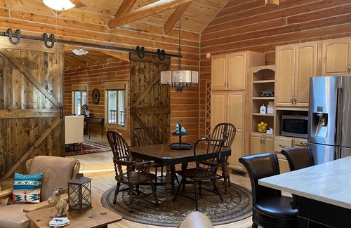 Riverside Cabin | Spacious Western Lodge | Sleeps 10 | Rustic Luxury in Riverside, Wyoming