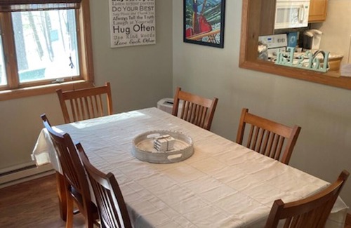 North Conway Condo | Spacious Year Round Condo Retreat to the White Mountains