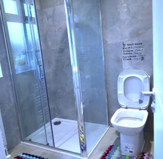 Fairlop Apartment | Spaciuos Ensuit 4