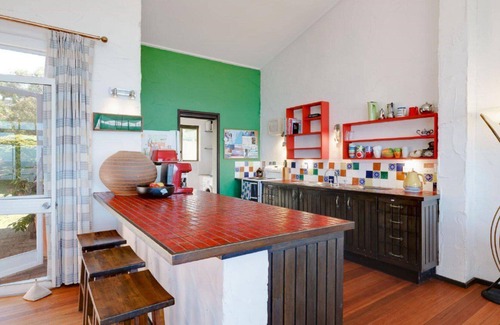Killcare Heights House | Spanish Fiesta - Dog Friendly & Free Wifi