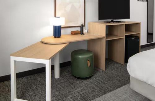 Cote-Des-Neiges—Notre-Dame-De-Grace Hotel | Spark By Hilton Montreal Midtown
