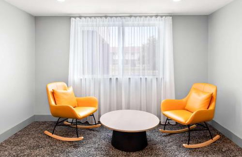Springfield Hotel | Spark by Hilton Springfield Southwest