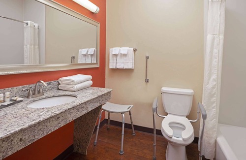 El Montevideo Hotel | Spark by Hilton Tucson Reid Park