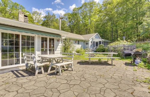 Sparrow Bush House | Sparrow Bush Retreat w/Pool & Screened Porch