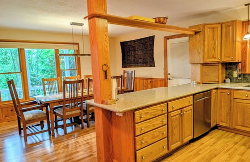 Clayton House | Sparrows Nest Downtown Clayton w/Hot Tub - Dog Friendly!
