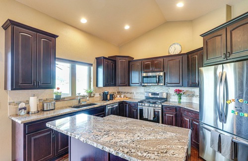 North Spearfish House | Spearfish Retreat w/Fireplace + Mountain Views!