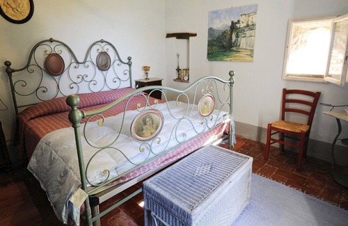 Coreglia Antelminelli House | Special 17century villa, fabulous garden, view, private pool, walk to restaurant