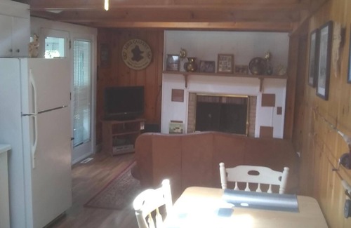 Holland House | * SPECIAL WEEKLY AND WEEKEND RENTALS! NEGOTIABLE! PLEASE INQUIRE! *