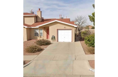 El Paso House | Spectacular 2BR Gem Easy Access to I-10, Malls!!