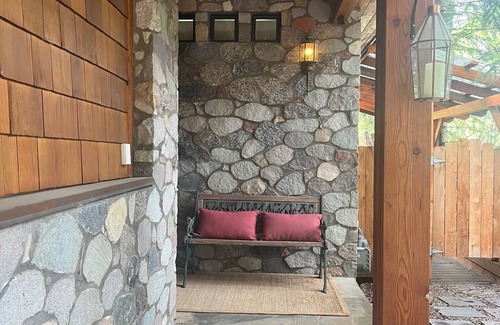 Aspen House | Spectacular 3bed 4bath Home on the Roaring Fork River with views of Aspen Mtn.