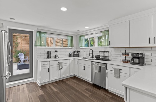 Wilmington House | Spectacular 4 Bedroom with Outdoor Oasis! No Cleaning Fee