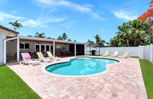 South Lake Villa | Spectacular 5BR/5BA Villa in Hollywood Lakes