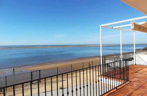Laguna de El Portil Ski Chalet | Spectacular and independent villa, first line of the beach in Huelva