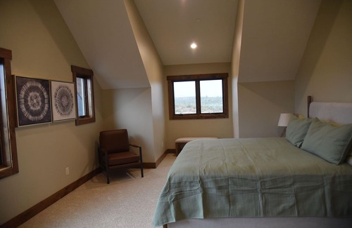 Duchesne County Cabin | Spectacular and New Cliff Lake Lodge @ Six Lakes Resort